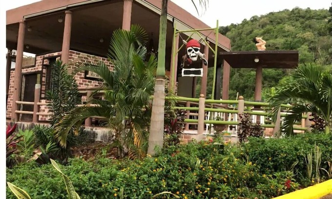 Saint Andrew House | Pirate Palms 2bedroom-2bath