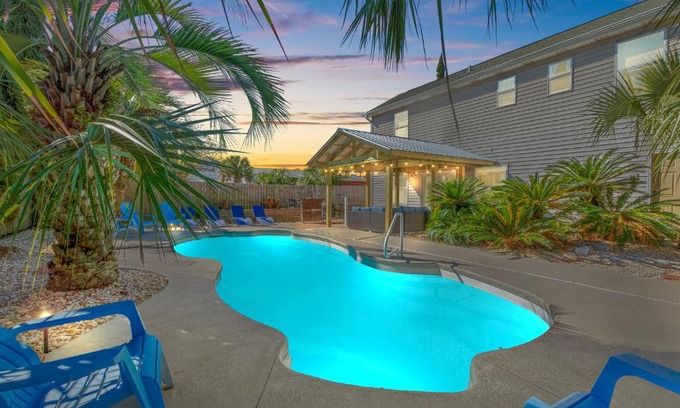 El Centro Beach House | Pirates Cove - Private Pool, Seasonal Hot Tub, Game Room, Close to Beach, Pets OK
