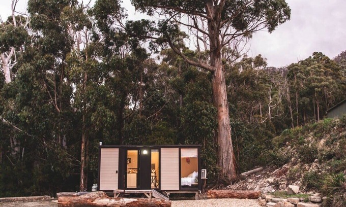 Eaglehawk Neck House | Pirates Retreat by Tiny Away