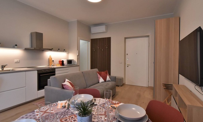 Centro Direzionale Apartment | Pirelli Central Station Apartment by Interhome