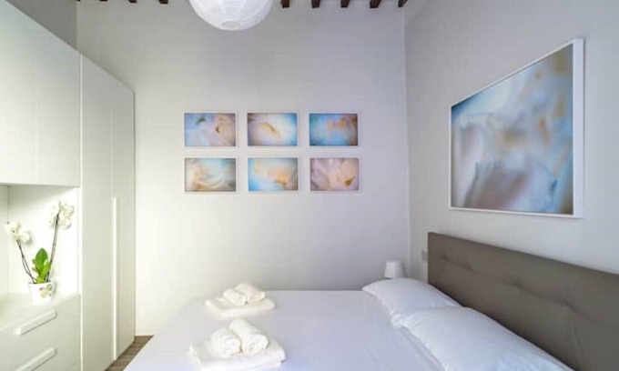 Pisa City Centre Apartment | Pisa Art Apartment - renovated, air conditioned, historic center, sleeps 4
