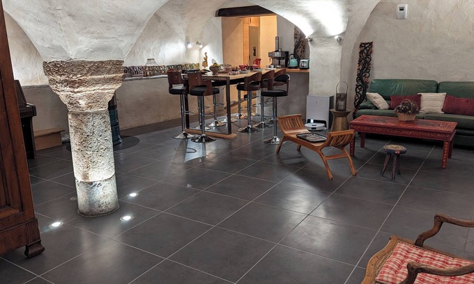 Puy-Saint-Pierre Apartment | PISTE edge. private SAUNA. station du SOLEIL. vault. March PROMO.