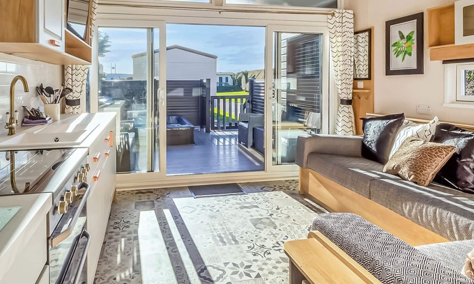 Ayr Cottage | Pladda Pod with Hot Tub S