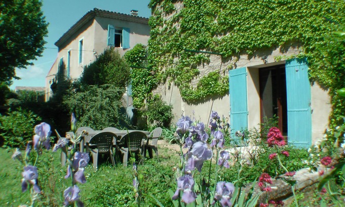 Apt House | Plain foot of charm 70m ², private garden of 100m ² seen on fountains, plane trees