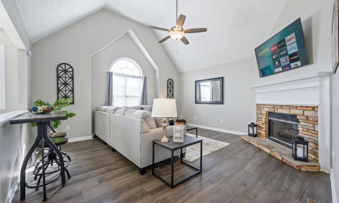 Adairsville House | Plan A Trip To The Lake In This Open Air Cozy Home
