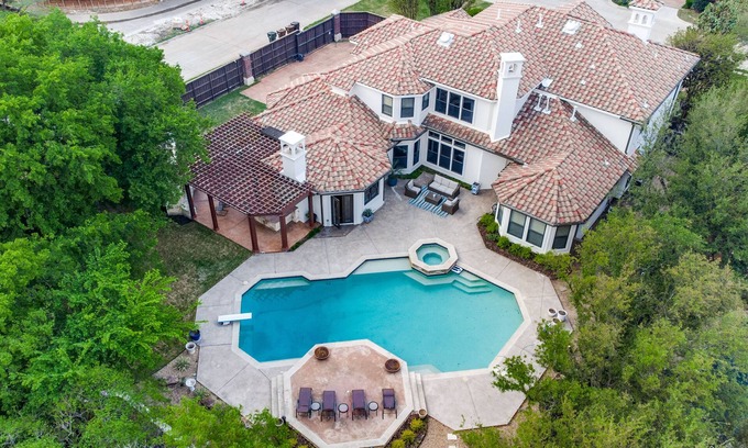 Plano House | Plano Mansion with Beautiful Pool