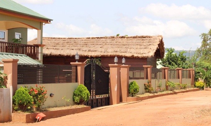 Oyarifa Hotel | Platinum Court