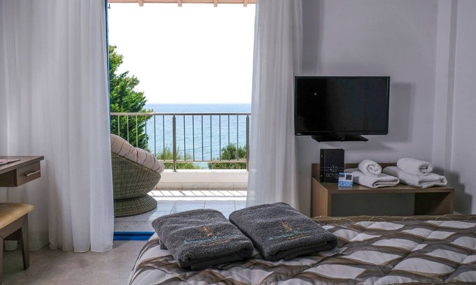 Elia Nikitis Villa | Pleasant Halkidiki Apartment | Maisonette 1 | Sea Font View & Position
