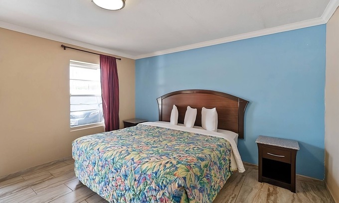 Beeville House | Pleasant Stay, Convenient Location! Just Minutes to Flournoy Park