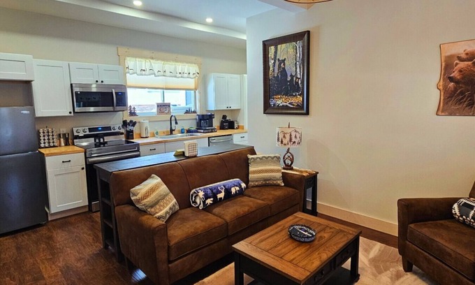 Greenville Apartment | Pleasant Street Retreat - Apartment 2BR