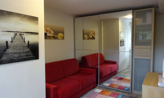 Mareil-Marly Apartment | Pleasant studio near St Germain-en-Laye (TV/Wifi)