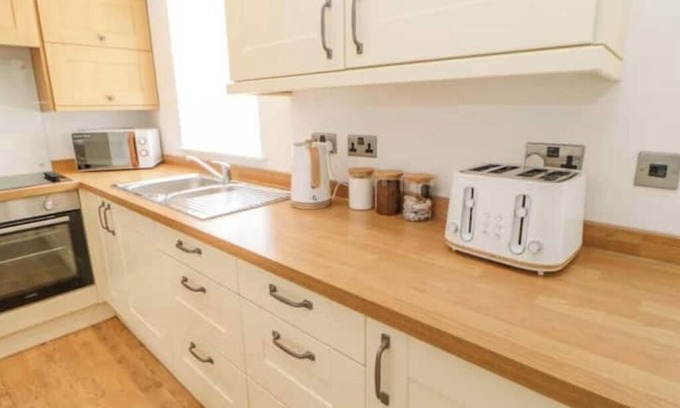 How Cottage | Ploughman’s Cottage