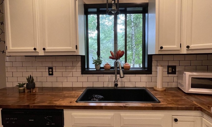 Albrightsville House | Pocono Lake Vacation w/Jacuzzi Hot Tub