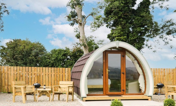 Armoy Cottage | POD 4, romantic, with a garden in Ballycastle