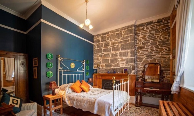 Stanley House | Poet's Cottage