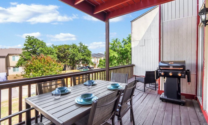 Point Venture Condo | Point Venture Resort Condo w/Community Pool, Pickleball, Fire Pit & Lake