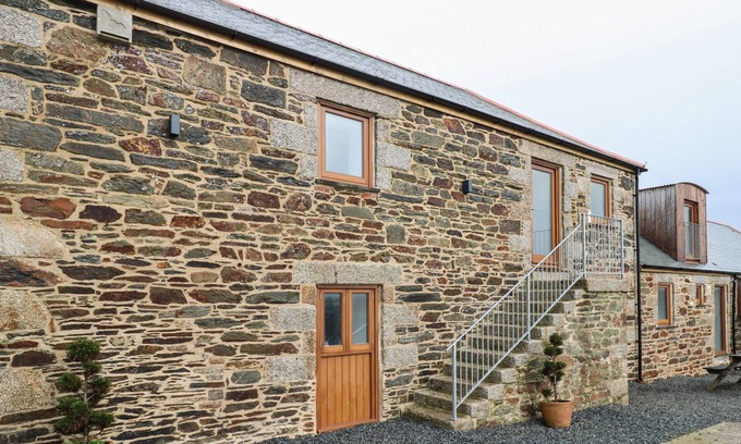 Gunwalloe Cottage | POL VIEW, family friendly, character holiday cottage in Helston