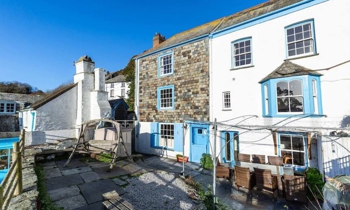 Polperro House | Polperro House. Sleeps 10. 2 parking spaces, dog friendly, stunning sea views