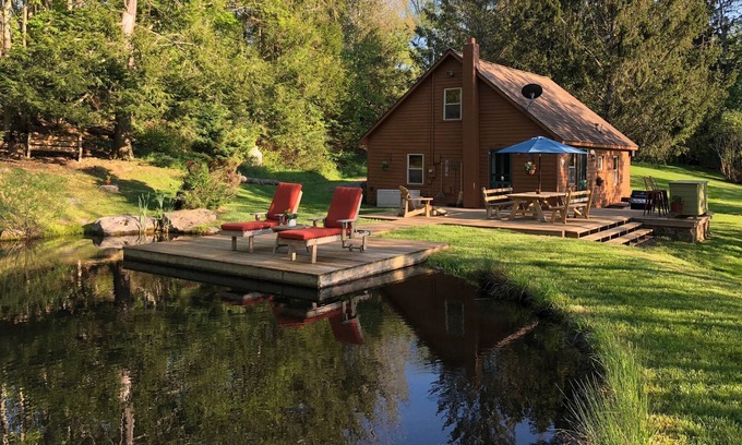 Andes House | Pond, Stream and Dock next to the House!