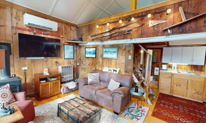 Chittenden Cabin | Pond View Cabin-Rustic 2 Bedroom-Sleeps 4