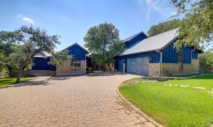 Austin House | Pool & Covered Patios: Sprawling Austin Estate!