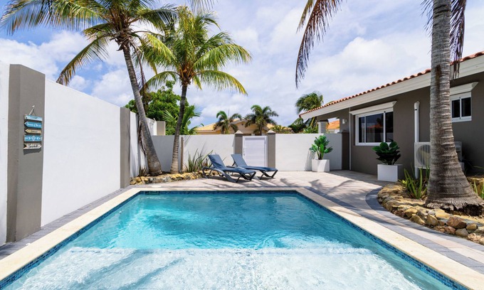 Washington House | Pool * FREE BBQ * near Palm Beach