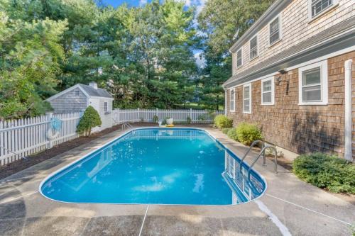 East Harwich House | Pool Half Mile to Beach