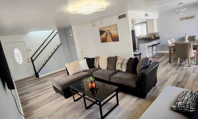 Centennial Hills House | POOL HOME NEAR THE STRIP