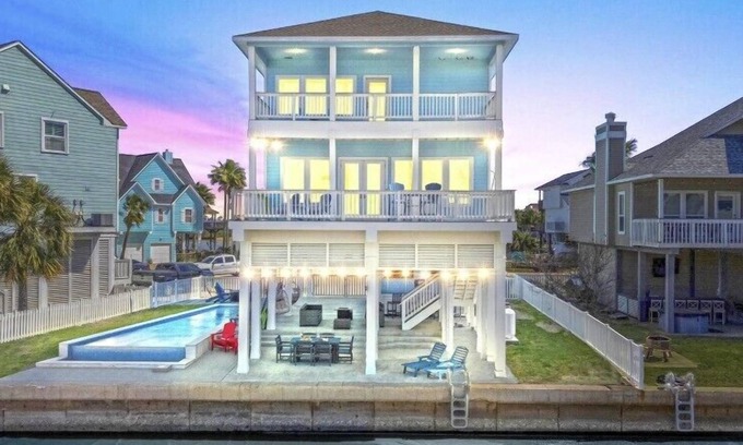 Terramar Beach House | Pool | Hot Tub | Fire Pit | Sleeps 16
