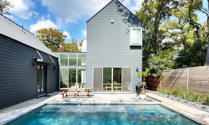 Zilker House | (Pool & Hot Tub) Modern Zilker Farmhouse