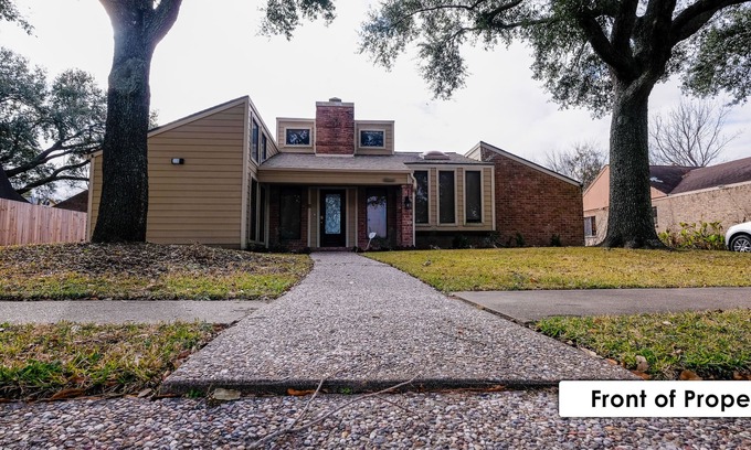 Mission Bend House | Pool house - 25 mins from downtown
