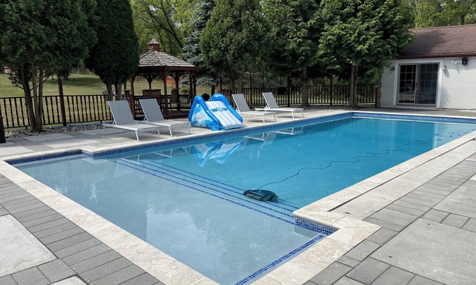 Circleville House | Pool house on a park-like estate, Pet friendly, 7 min to LegoLand.