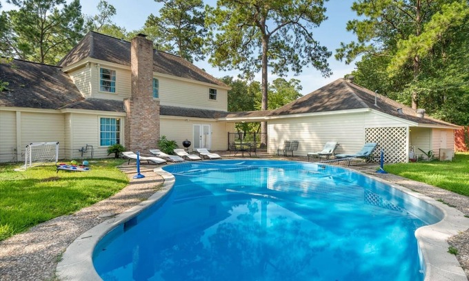 Ponderosa Forest House | Pool Oasis | Games | WiFi | BBQ | Yard | Sleep 16
