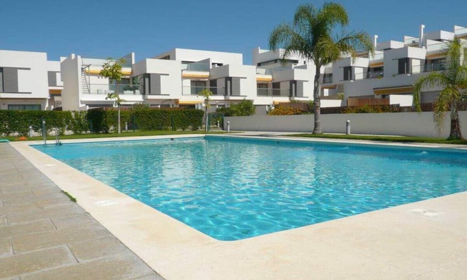 Conil de la Frontera Apartment | Pool, sea views, near to beach, modern and well maintained, sheltered terrace and roof terrace with loungers - Apt. Mero -