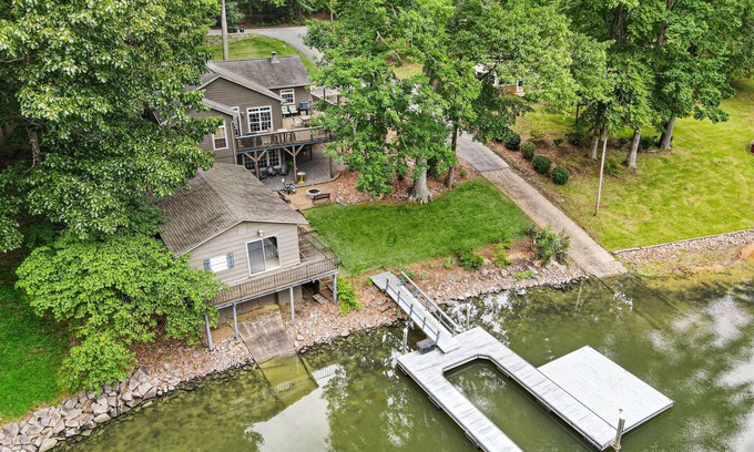 Sherrills Ford House | Pool Table, Massive Balcony, Firepit, & Spacious!