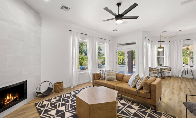 Mesa House | Pool Table, Putting Green: Luxury Oasis in Mesa
