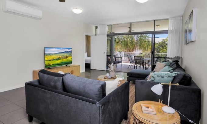 Cairns Central Business District Apartment | Pool View City Centre Apartment 202