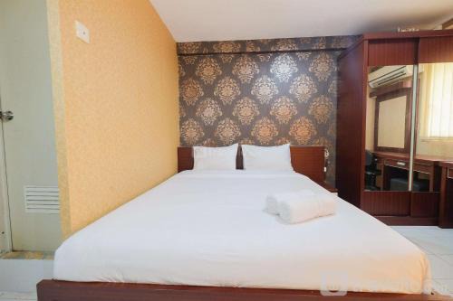Kebagusan Apartment | Pool View Studio at Kebagusan City Apartment By Travelio