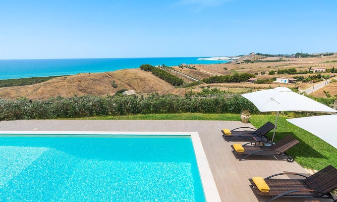 Montallegro Villa | Pool villa close to a beautiful sandy beach, Bovo Marina, Sicily