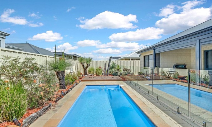 Eaton House | Pool, Wifi & BBQ | Cooinda "Happy Place"