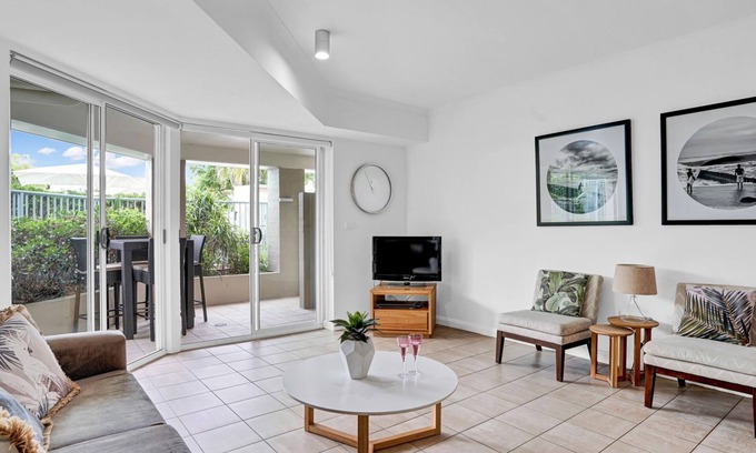 Palm Beach Apartment | Poolside - Iluka - Palm Beach by Beach Stays