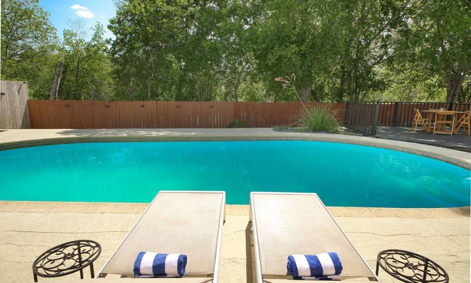 Leon Valley House | Poolside Oasis near Sea World and Medical Center