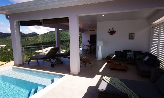 Les Anses-d'Arlets Villa | Poolside relaxation at villa Lylo caraibes