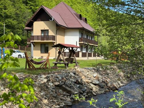 Margau House | Popasul Moților