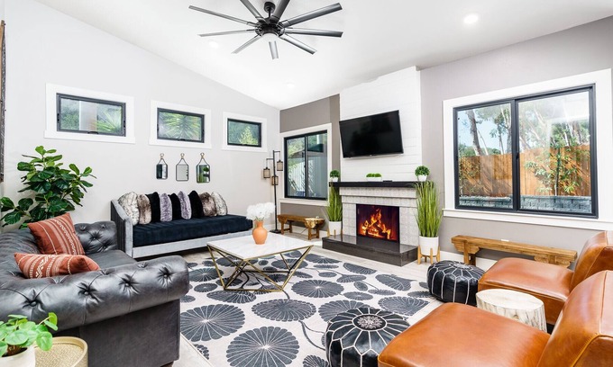 Spinnaker Hill Cottage | Poppy Cottage-4 minutes to the beach!
