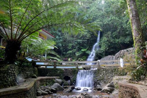 Santa Praxedes Hotel | Portabaga Falls Park & Resort