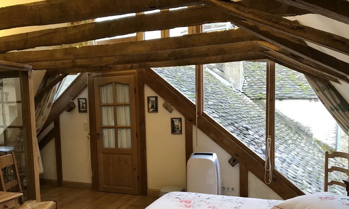 Previnquieres House | Portail Haut