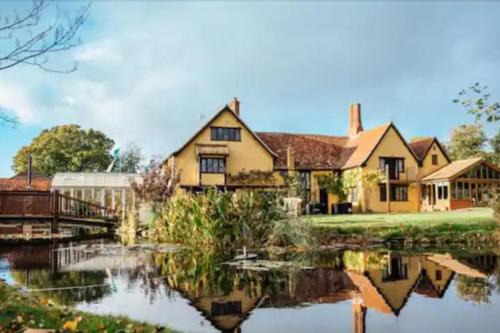 Westleton Bed & Breakfast | Potton Hall