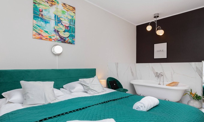 Borkowo Lostowickie House | Poziomkowa 41B | 2 bedrooms | bathtub in the bathroom | balcony
