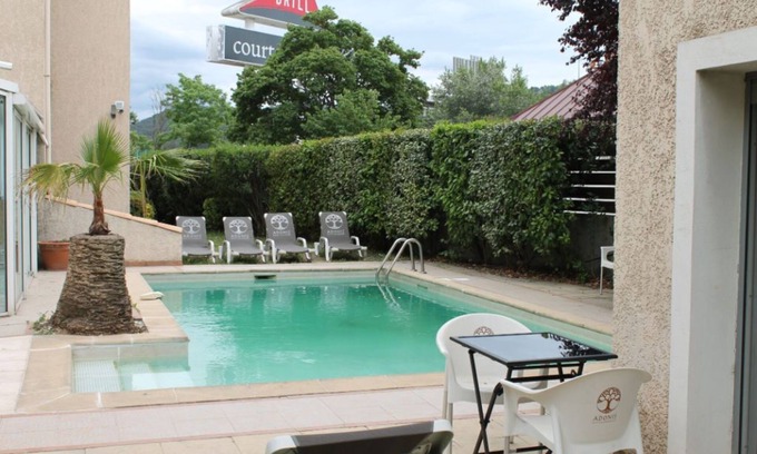 Sud Apartment | Près de la Gare ! Chambre simple + Piscine et WiFi
